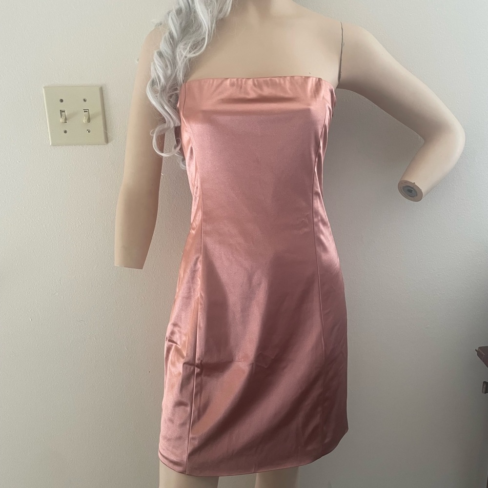 VICI -NWOT Fore Satin strapless pink mini dress